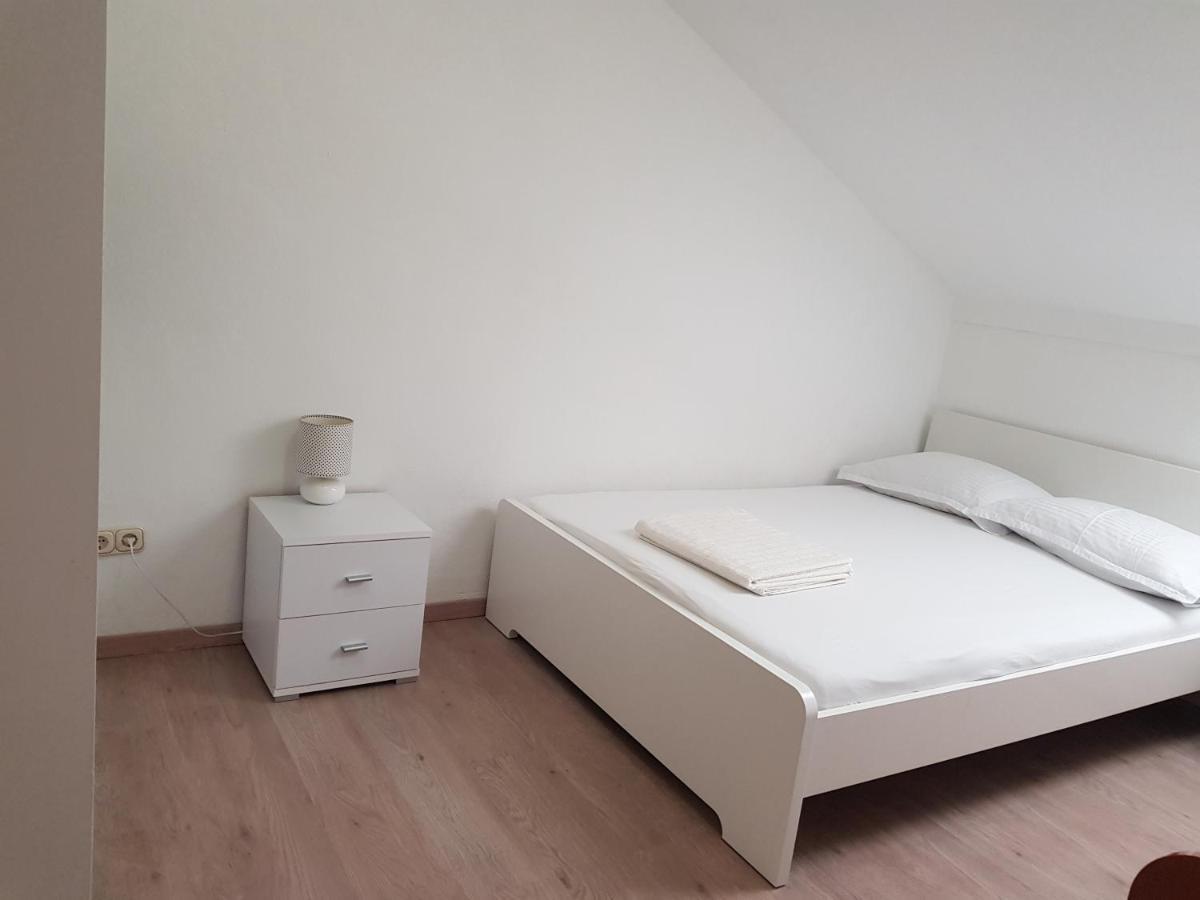 Apartman Figaro Pogled Od Milijun Dolara, 2 Tusa, 2 Wc Каштела Экстерьер фото