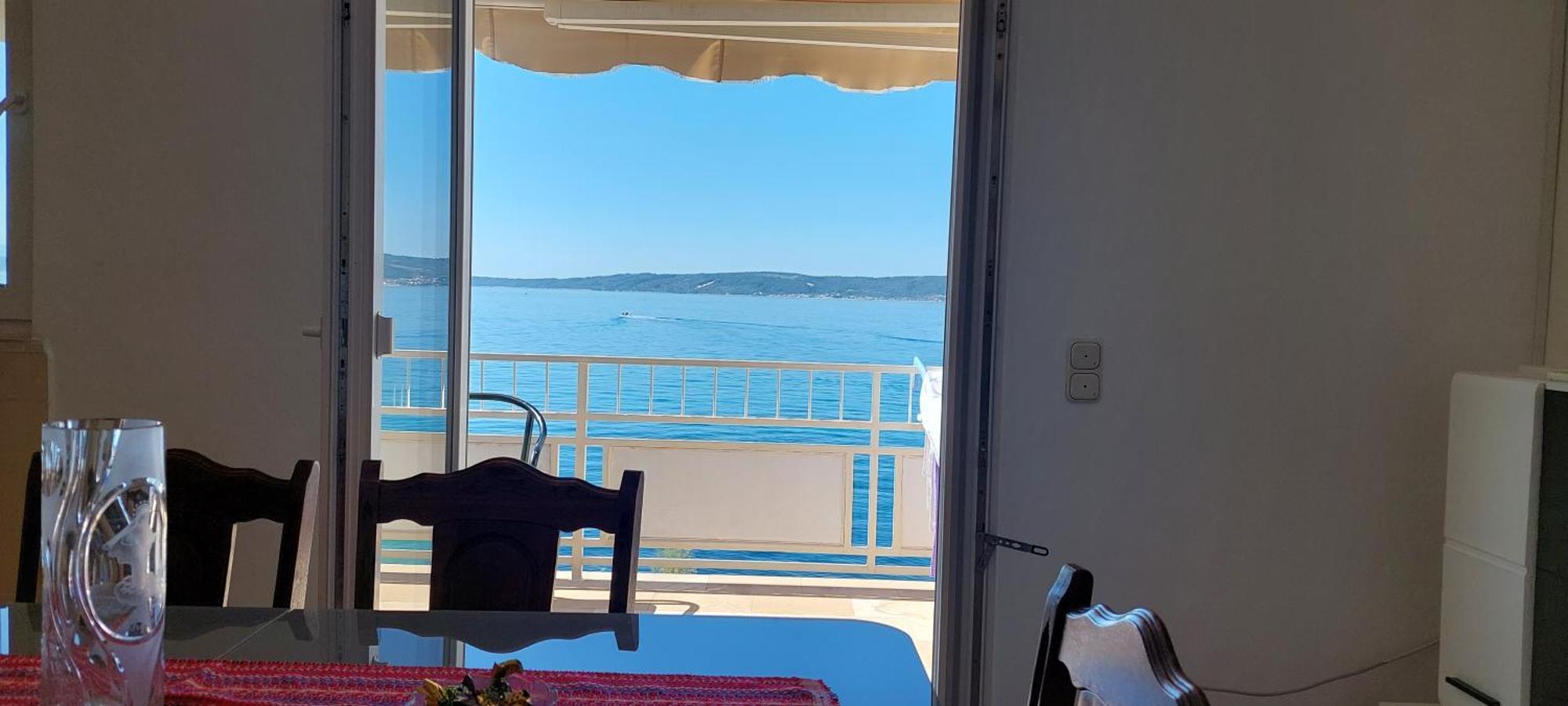 Apartman Figaro Pogled Od Milijun Dolara, 2 Tusa, 2 Wc Каштела Экстерьер фото